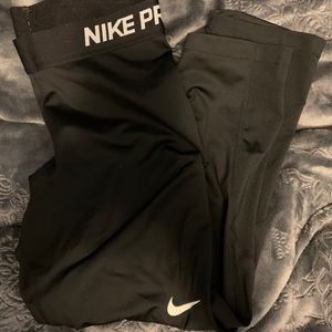 Nike Pro Capri Leggings